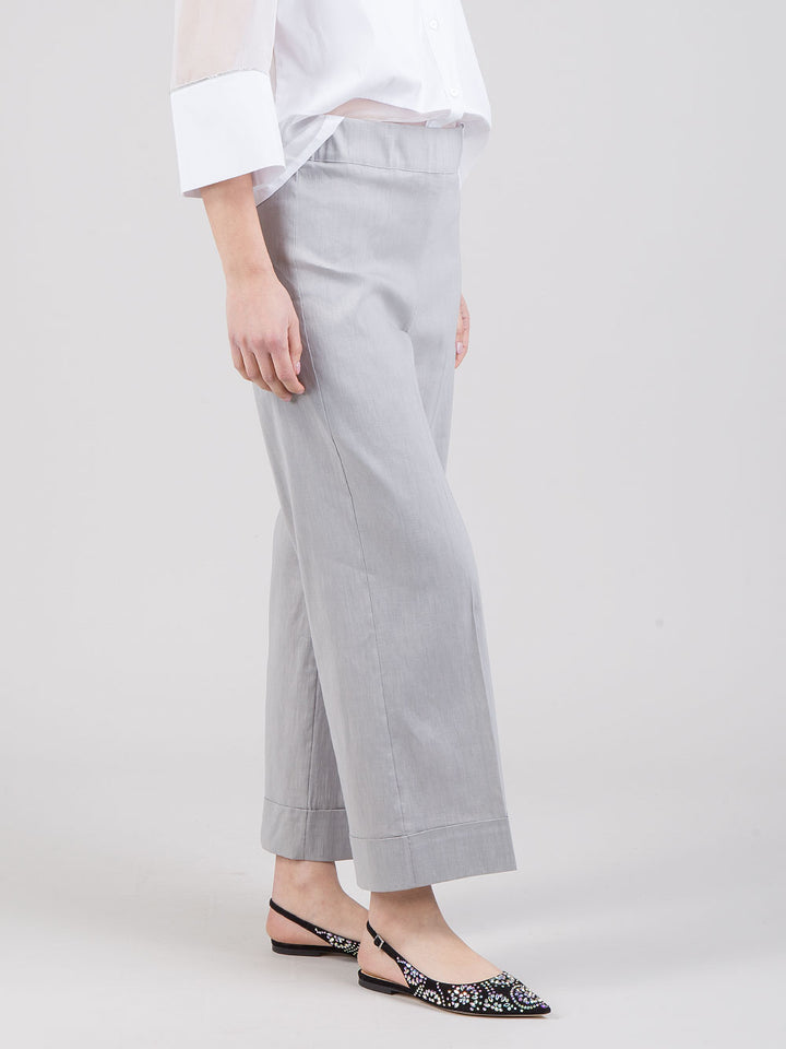 Pantaloni crop