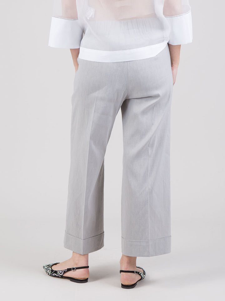 Pantaloni crop