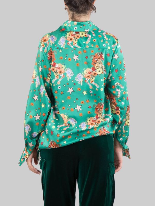 CAMICIA A FANTASIA FIORI E STELLE SU FONDO VERDE